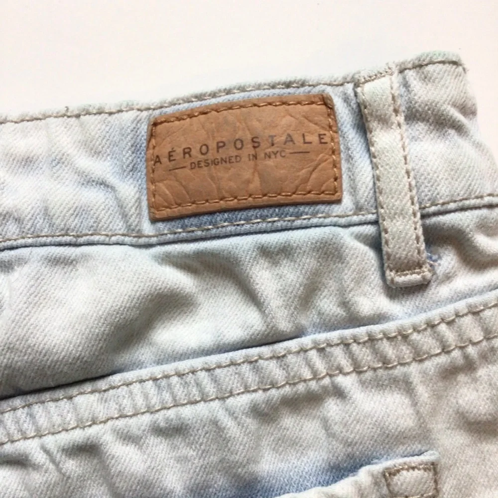 Aeropostale High Waist Shorty Light Distressed Raw Hem 10